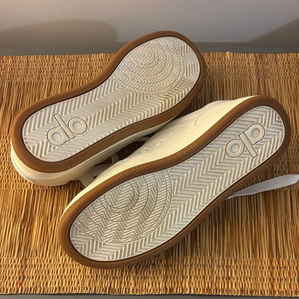 ALO Yoga White Low-Top Sneakers